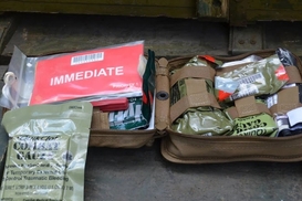 Что должно быть в индивидуальной аптечке военного: объясняет Минобороны