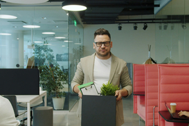 Станут безработными: эксперт рассказал, на какие профессии вскоре упадет спрос