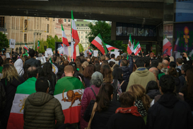 Вывозит золото: глава Ирана готовит запасной аэродром в России