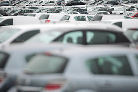 Попит на "американців" зростає: українці активно купують авто зі США