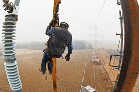В "Укренерго" розповіли, де після атаки РФ найскладніше зі світлом