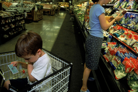 "Нацкэшбек" и "Зимняя поддержка": в каких магазинах теперь можно рассчитаться