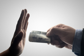 На уровне Чада и Гондураса: РФ опустилась в мировом рейтинге коррупции