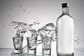 Медведєву приготуватися: у Росії рекордно подорожчала горілка