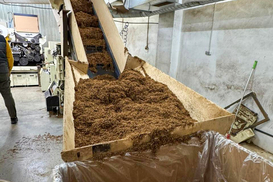 Понад 720 тис пачок щодня: БЕБ накрило підпільне виробництво сигарет