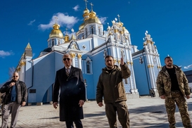 Високі візити: хто зі світових лідерів частіше приїжджав в Україну за роки війни