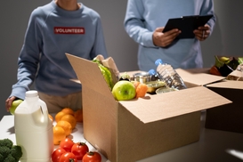 Безкоштовні продукти для українців: влада впроваджує фудбанки