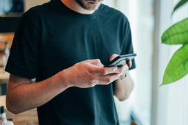 Какую информацию нельзя хранить на смартфоне, чтобы не стать жертвой мошенников