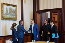 Ракеты для Patriot: премьер провел встречу с представителями производителя