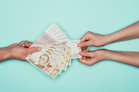 Зарплати в Україні знизилися: Держстат назвав середню суму за липень