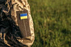 Чи рятує іноземний паспорт від служби в ЗСУ: відповідь військкомату