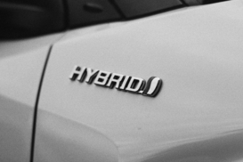 Гібриди заполонили українські дороги: Toyota лідирує, Ford не відстає