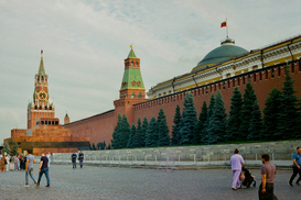 В Москве сбивают украинские дроны с крыши мавзолея Ленина
